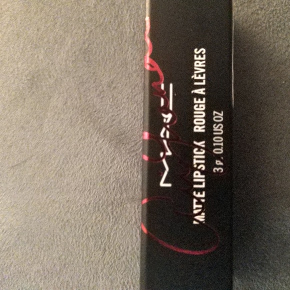 SOLD ***MAC Ariana Grande Pink Lipstick  - Picture 3 of 5